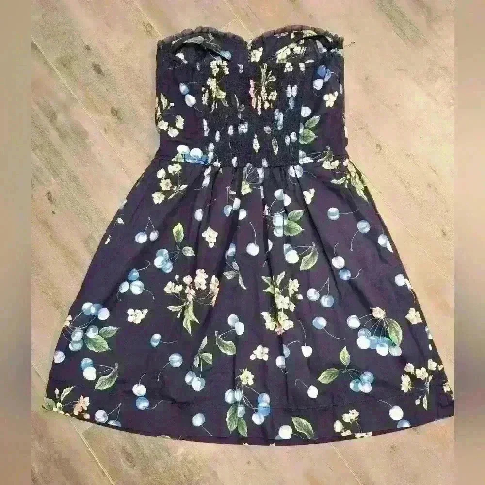 Bershka Strapless Dess - Picture 5 of 7